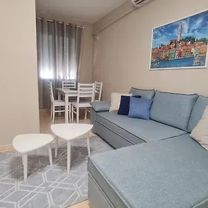 The Place , Vlorë Albanien